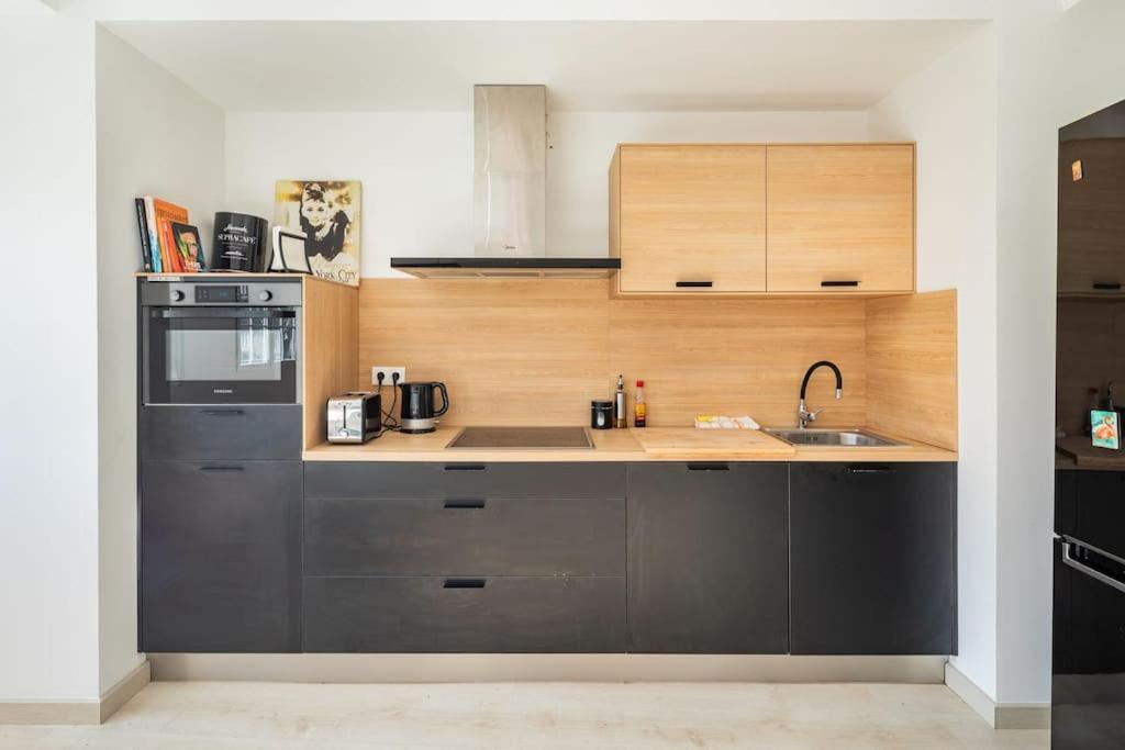 Iria Gardens Apartment Padrón Екстериор снимка
